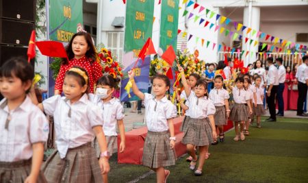 OPENING THE NEW SCHOOL YEAR AND THE MID-AUTUMN FESTIVAL
